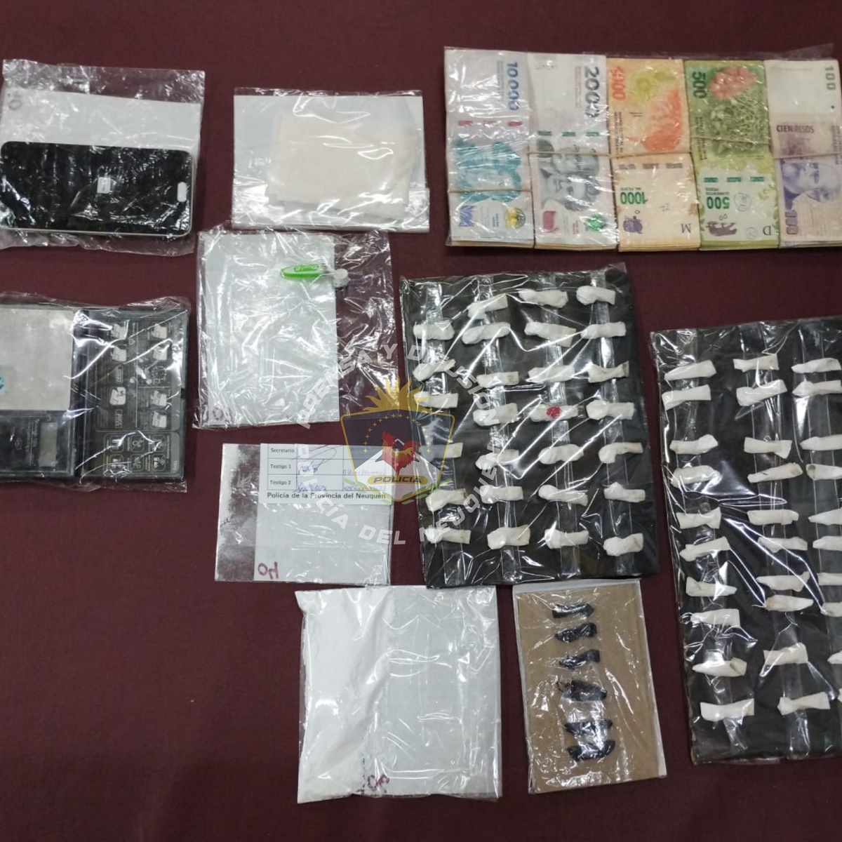 cocaina y dinero