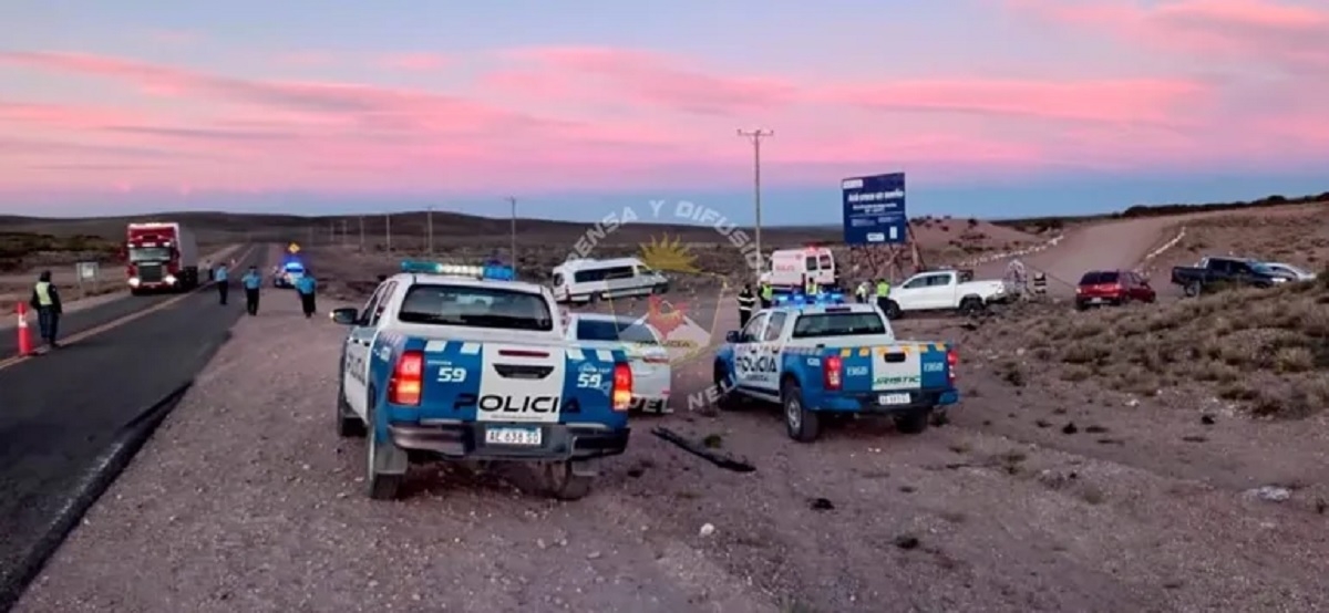 policia atropellado piedra aguila sandero
