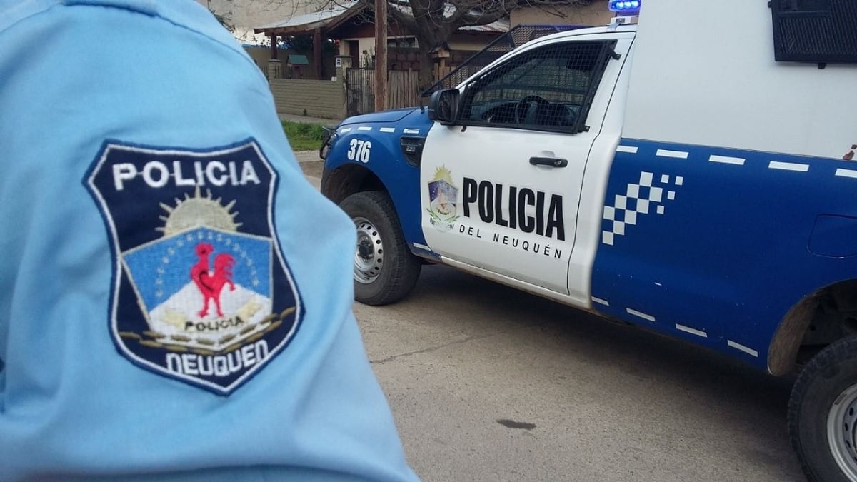poli con camioneta nqn