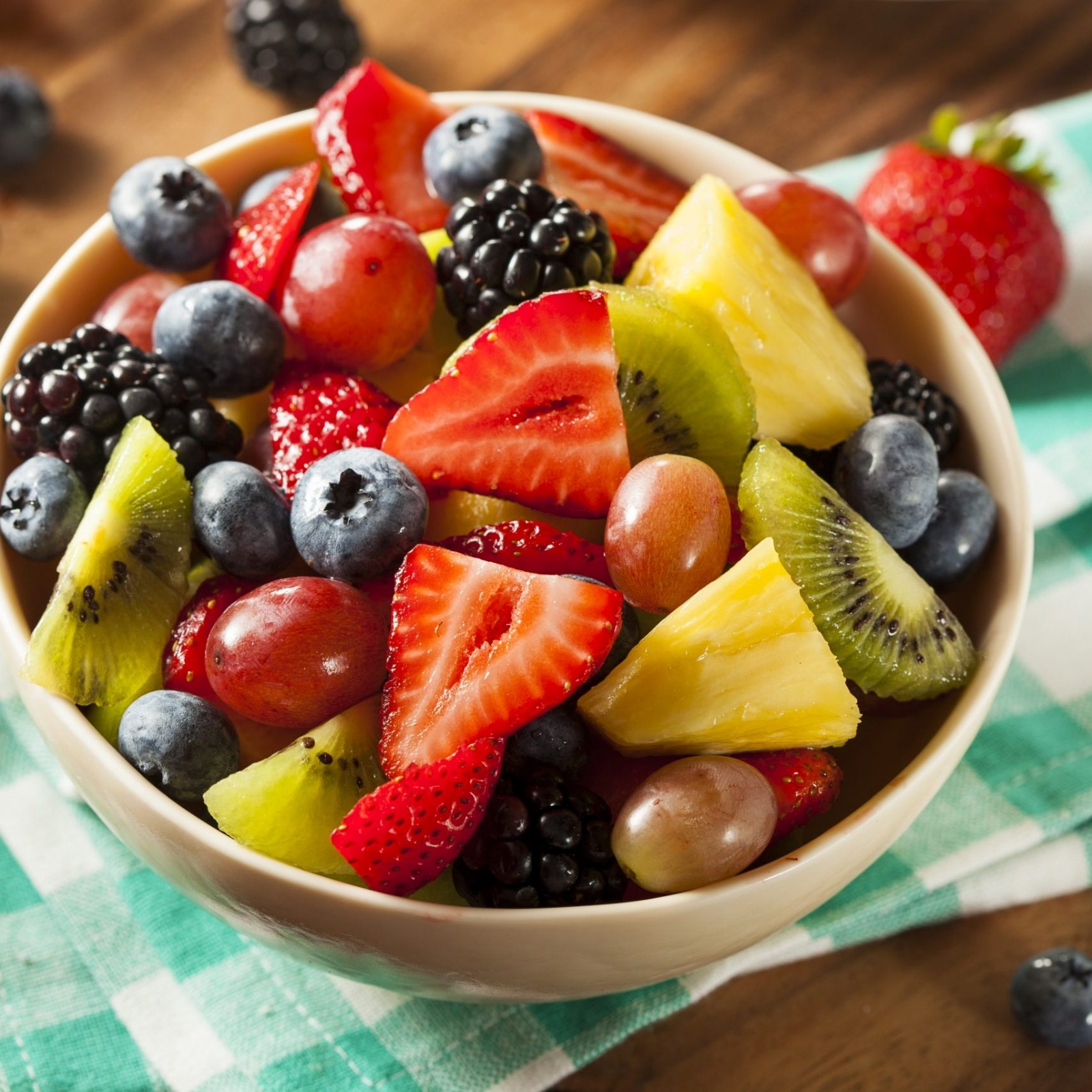 Receta-ensalada-frutas-salsa-naranjas-scaled-1707x1707
