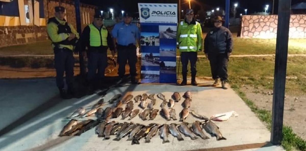 truchas pescadores furtivos