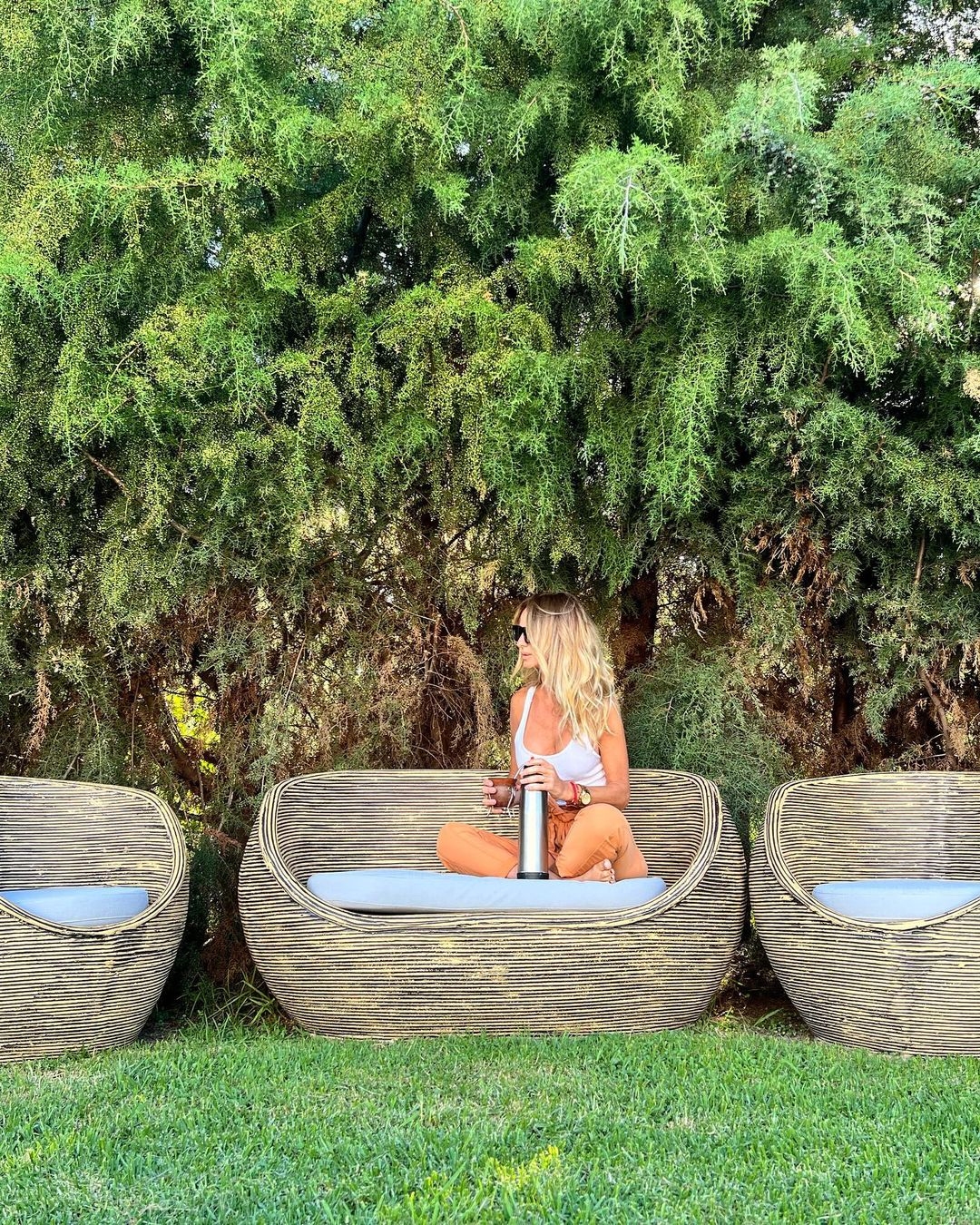 Tarde en mi sillón @semuadecor ,es totalmente impermeable ,lindo y cómodo . Tiene un montón de cosas hermosas en su local de Norcenter .