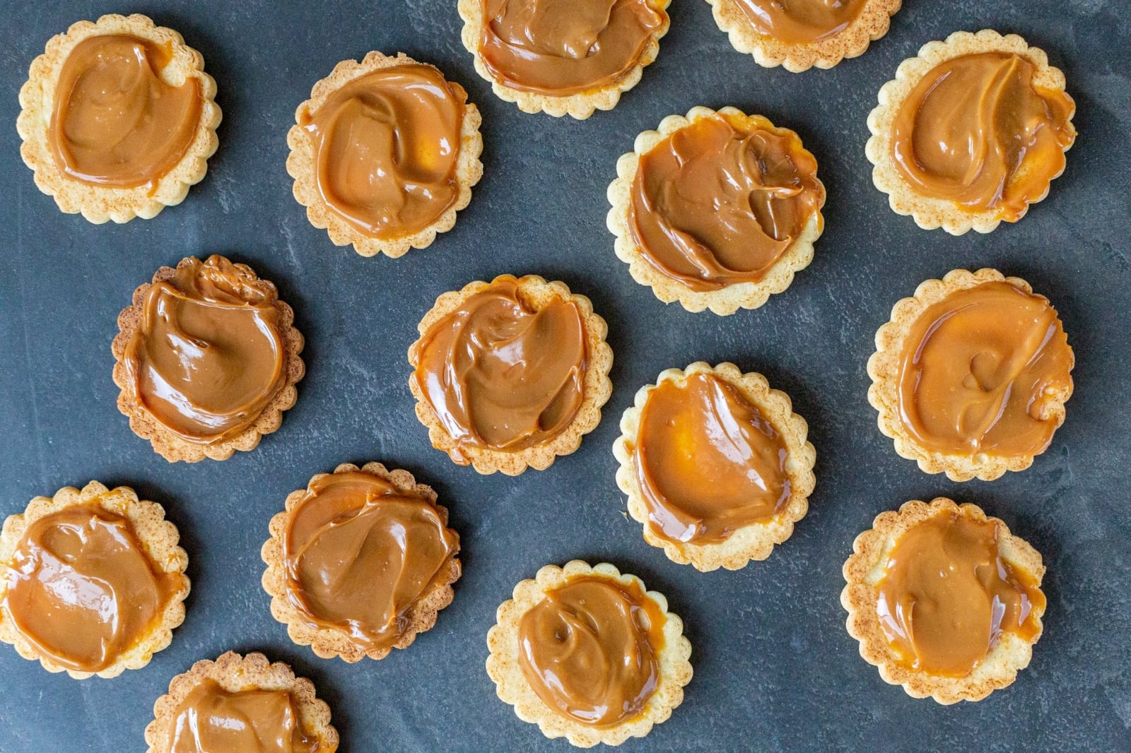 Dulce-De-Leche-Sandwich-Cookies01