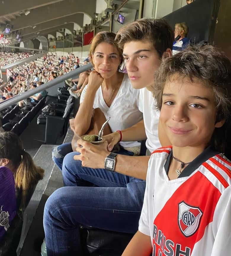 river-una-pasion-familiar-en-la-familia-menem-SFA2XVQYIVEGPF57WX6FHWN3LE