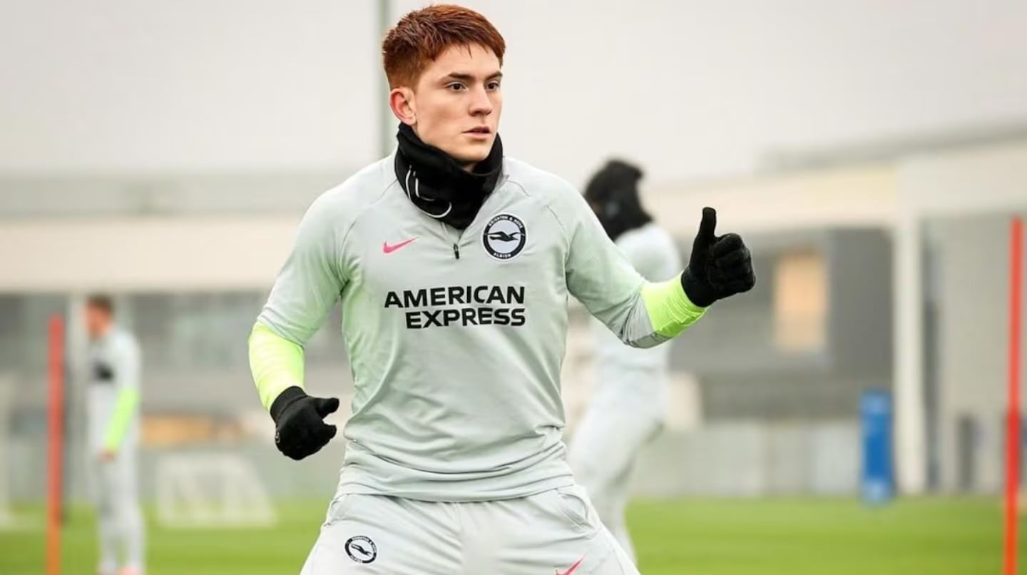 el-colo-barco-se-prepara-para-lo-que-podria-ser-su-debut-en-el-brighton-foto-colobarcoinstagram-DCRT