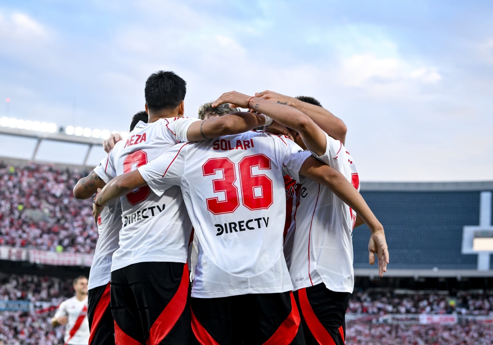 river-plate-v-banfield-liga-profesional-2024 (1)