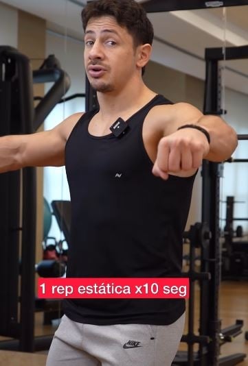 pose 111
