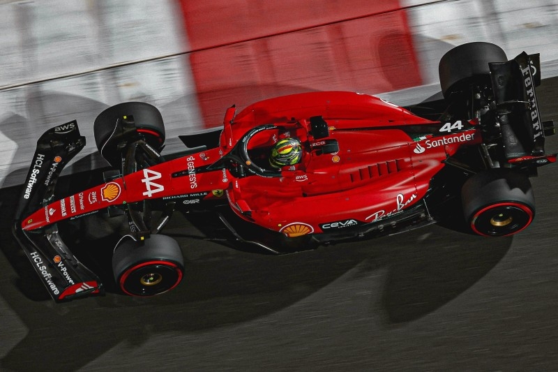 ecclestone-ferrari-wird-leclerc-nicht-fuer-hamilton-fallenlassen-24110804
