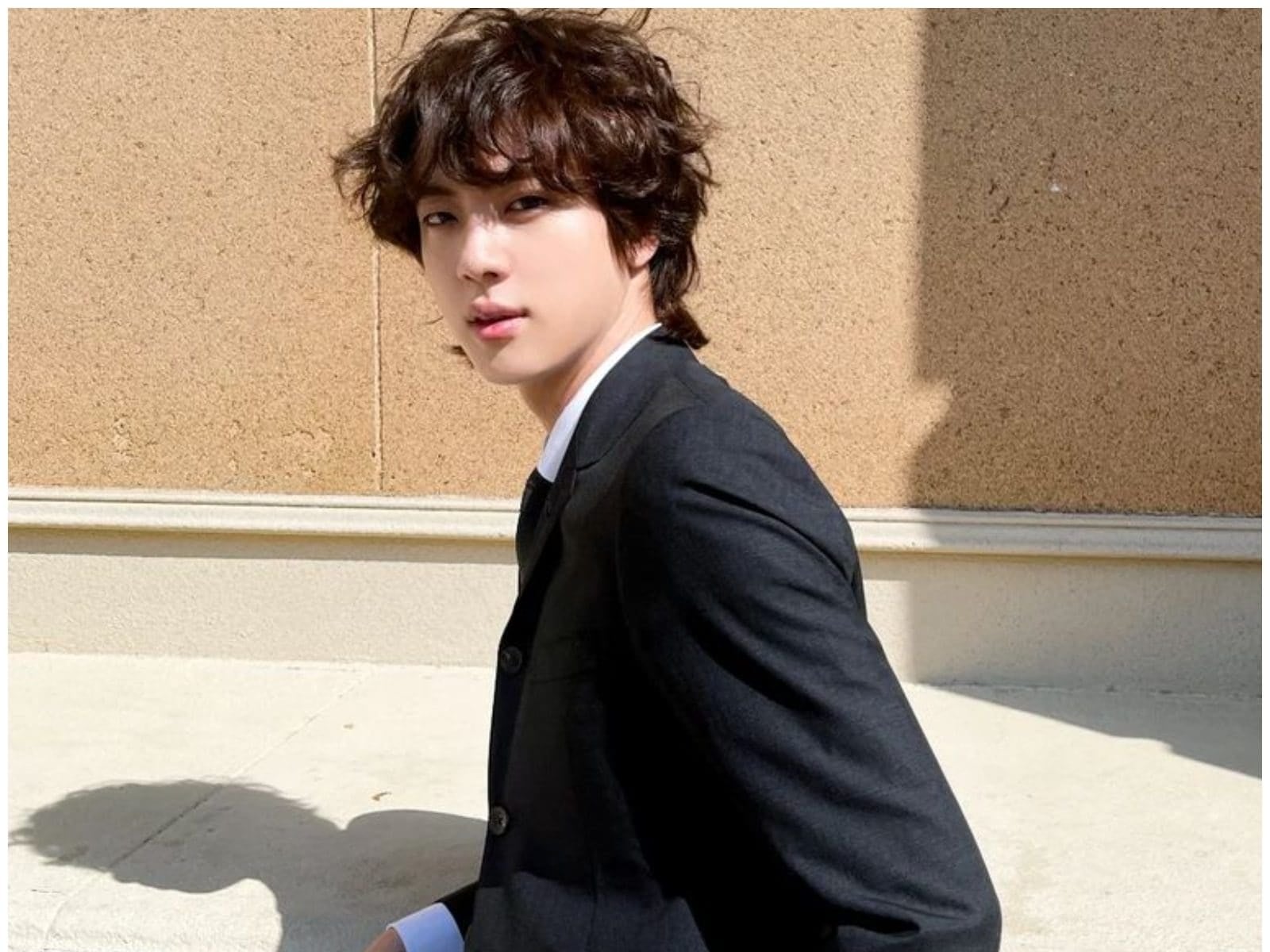 kim-seokjin-1-16728984664x3