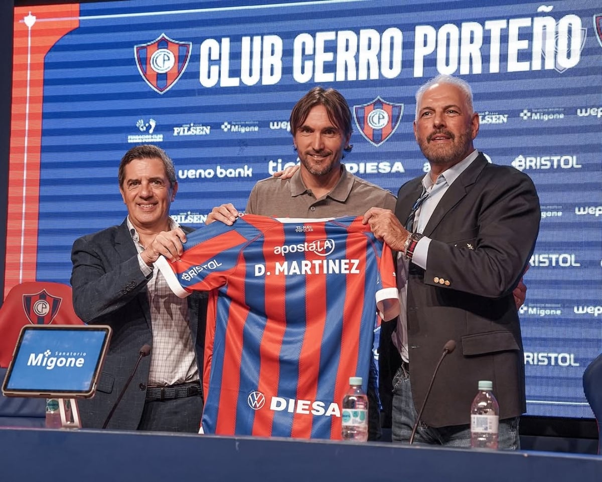 “?????????????? ?????????????? ?? ???????????????????? ???? ?????? ???? ???????? ???????? ???????????????? ???? ????????????????” Imágenes de la presentación oficial de nuestro nuevo DT Diego Martínez ??