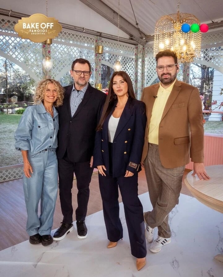 AnyConv.com__Wanda-Nara-con-el-jurado-de-Bake-Off-720x897.jpg