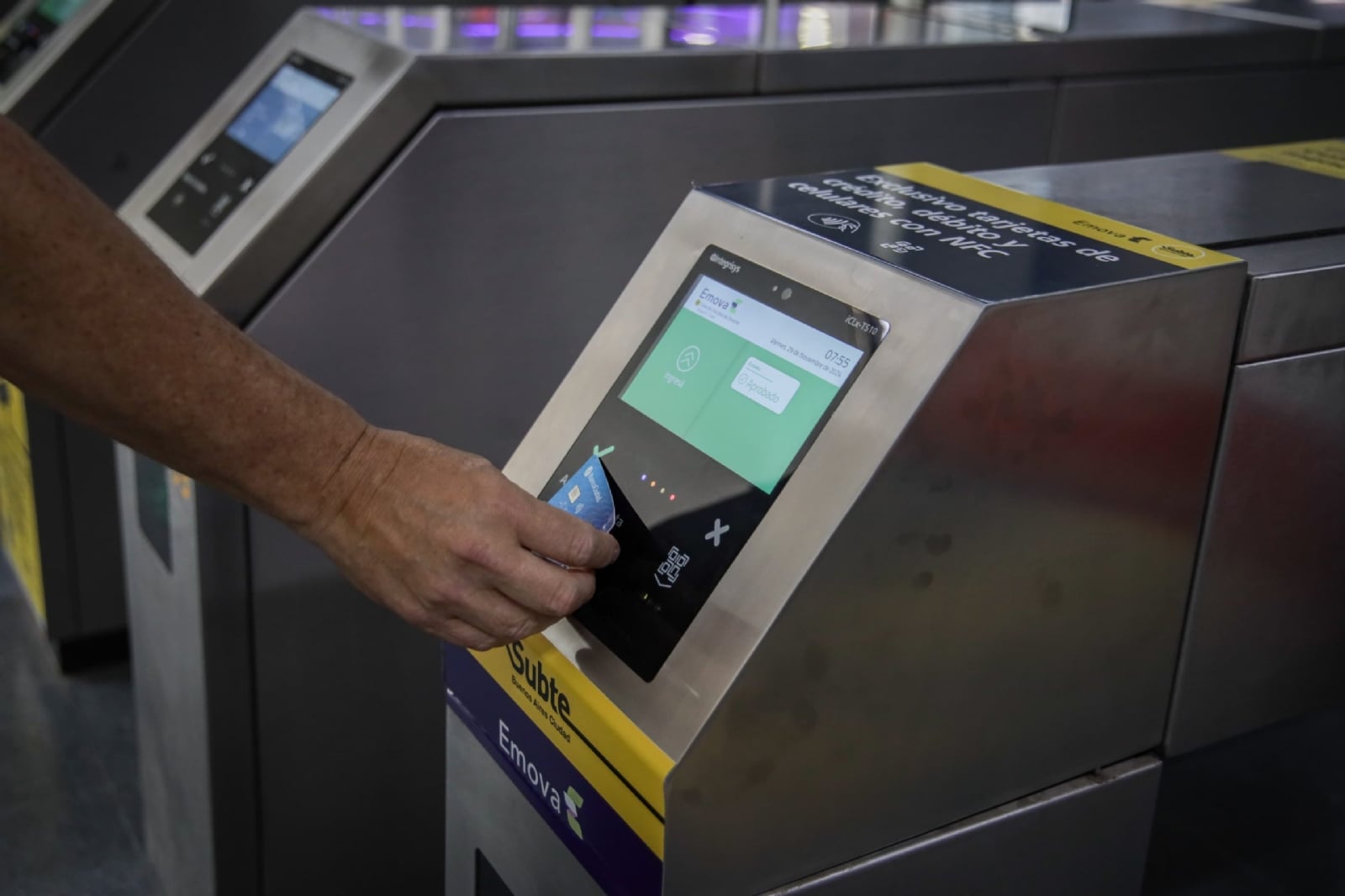 subte-pago-con-tarjeta-scaled