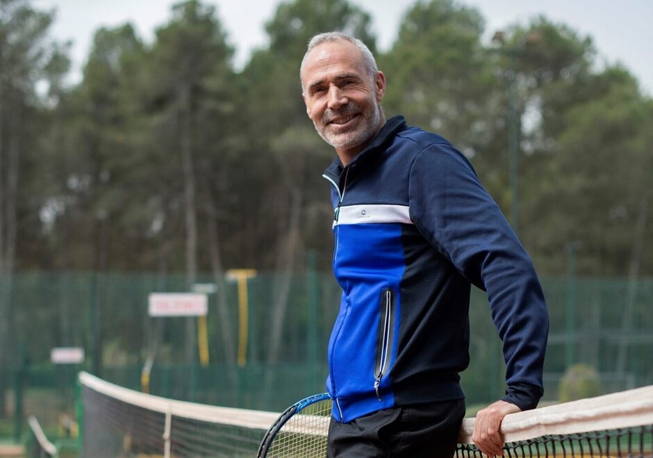 Alex-Corretja-conferencias-comentarista-presentador-tenis-e1712587880866