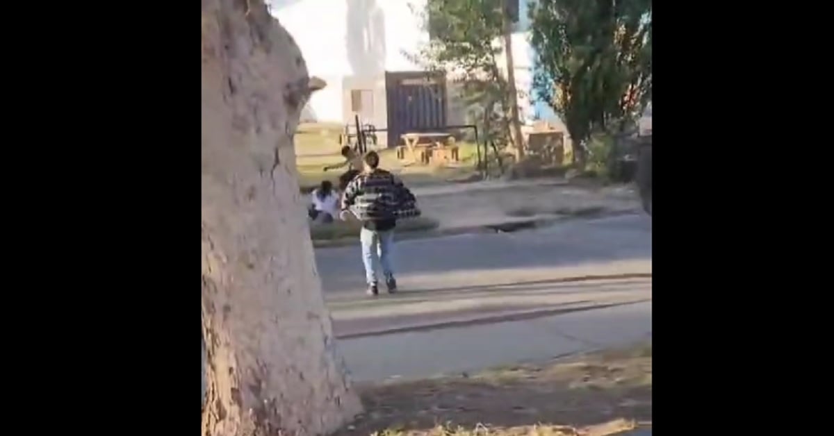 pelea boliche plottier patada