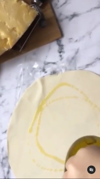 Trenzas de hojaldre y provolone 3