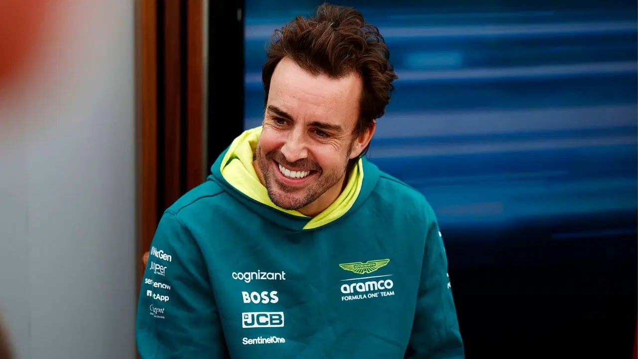 d90cf565-fernando-alonso-japan-smiling