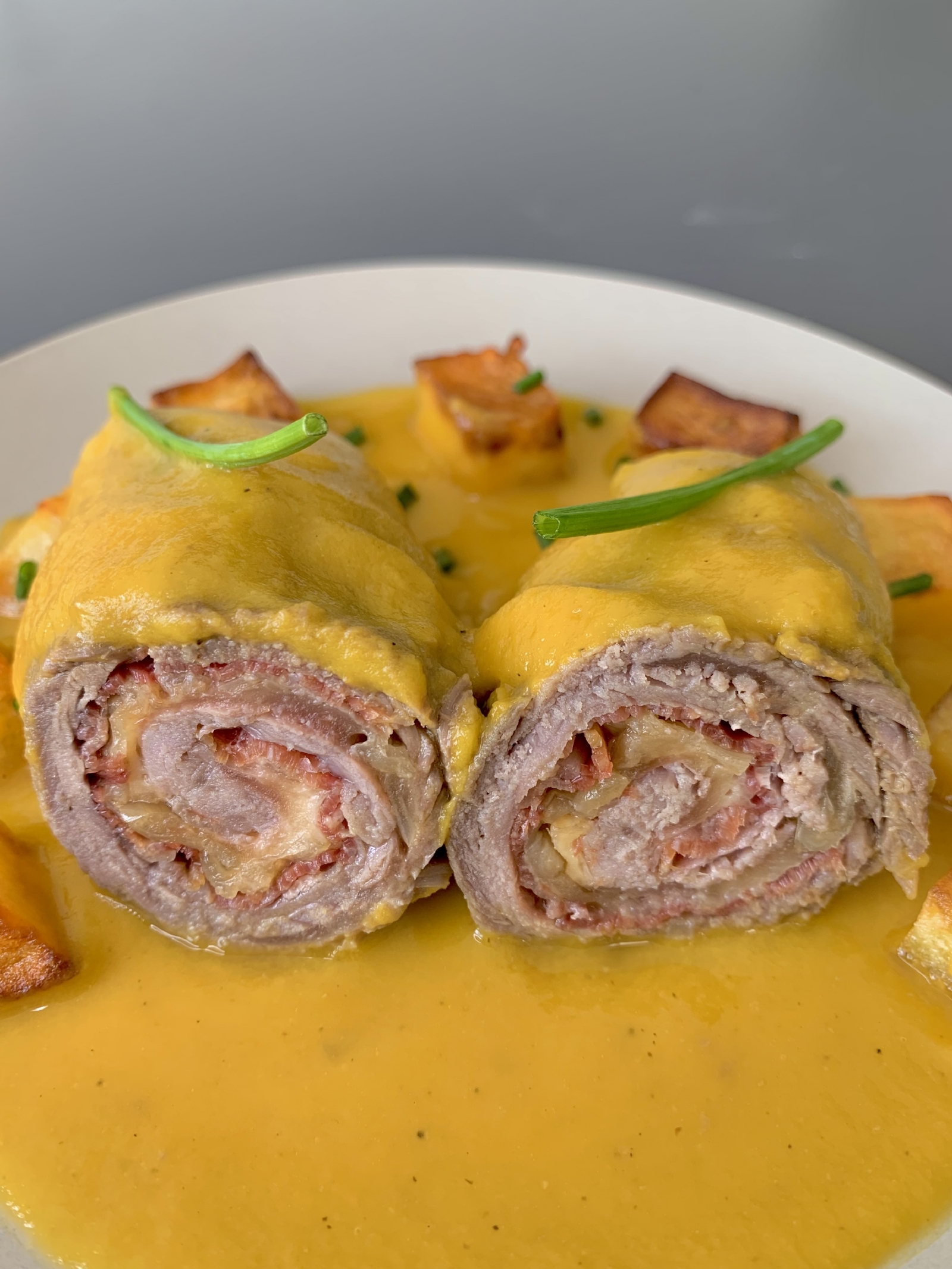 ROLLITOS DE CARNE RELLENOS DE JAMÓN Y QUESO. Receta Fácil en OLLA LENTA y Tradicional (9)