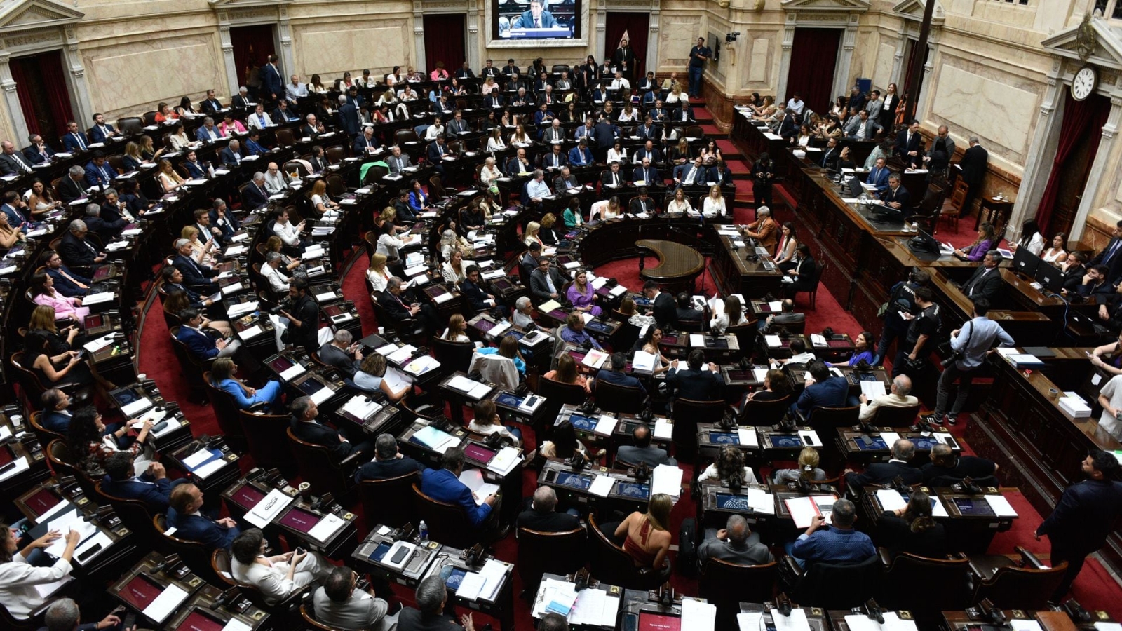 diputados-postergo-la-votacion-de-la-ley-omnibus-y-seguiran-las-negociaciones-por-los-puntos-en-disputa