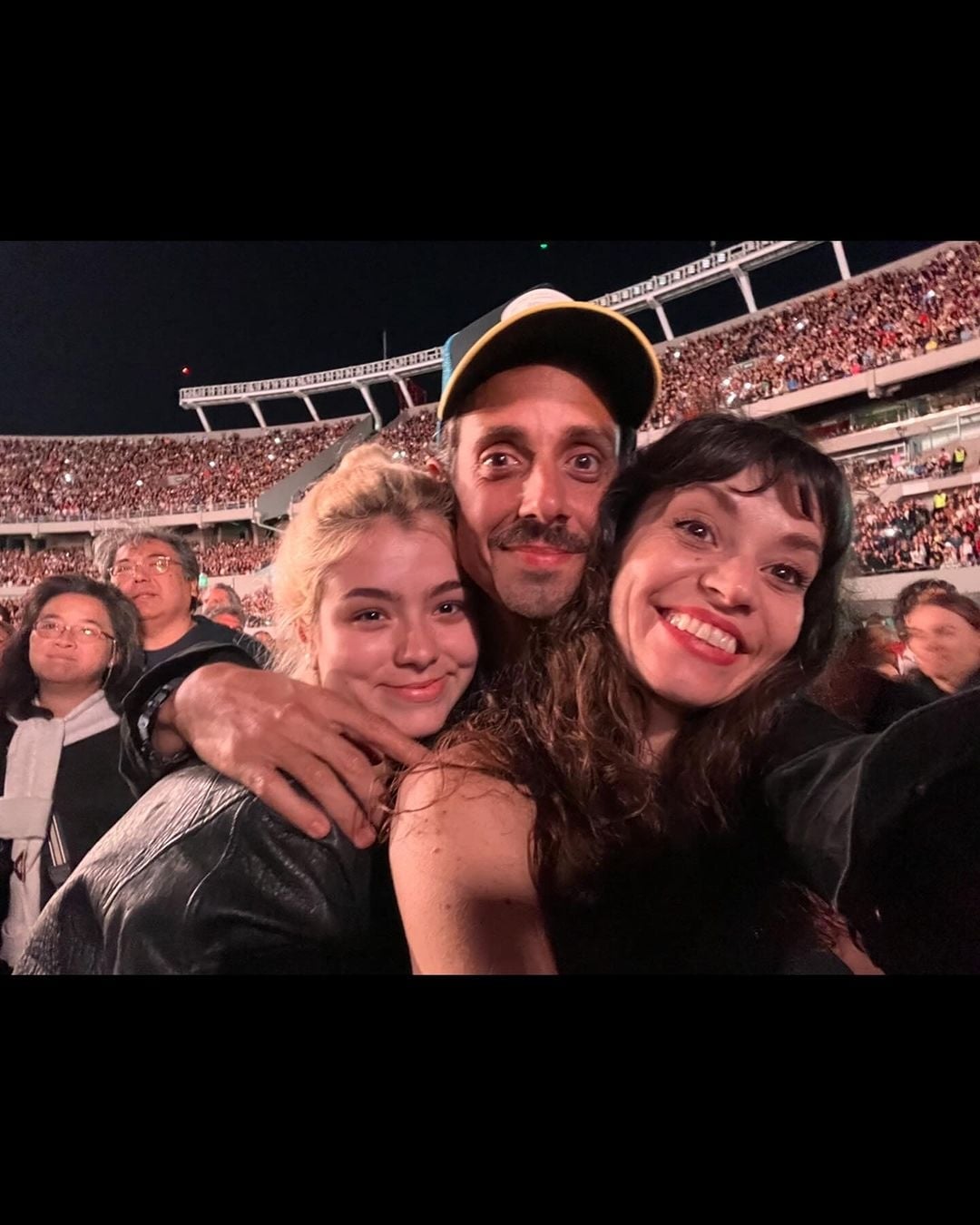 Y+un+día+la+persona+más+importante+de+tu+vida,+cumple+18+años!+La+persona+que+cada+vez+que+se+ríe+se+acomoda+todo.+La+persona+más+buena+que+conozco.+La+persona+que+me+eligió+como+papá+y+hace+que+yo+ande+con+el+pecho+inf-1