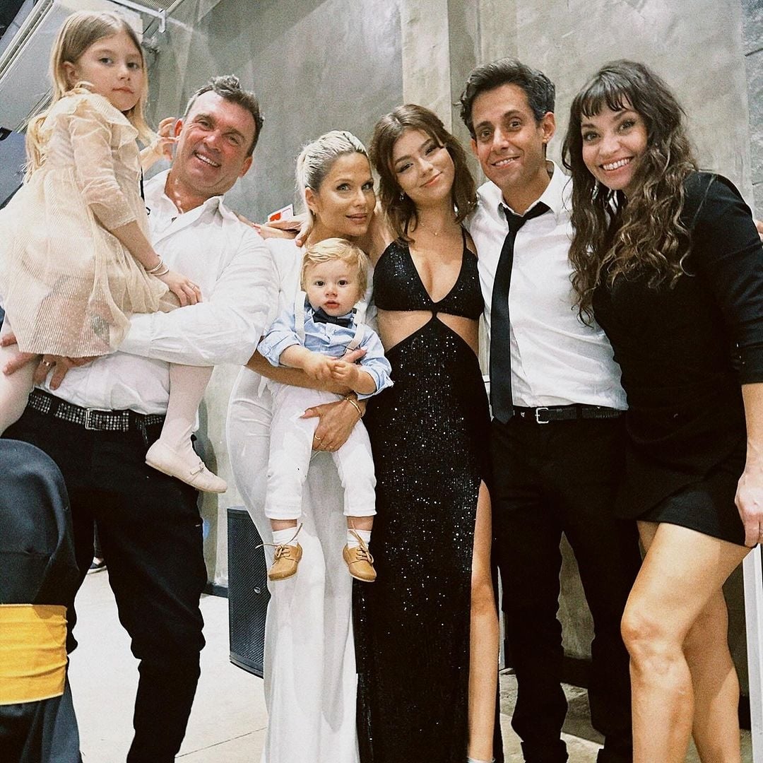 No+suelo+poner+muchas+cosas+personales+en+mi+IG.+Pero+esto+me+desborda+de+emoción,+anoche+mi+hija+@bianaristaran+tuvo+su+fiesta+de+egresados.+No+puedo+más+de+la+emoción,+amor+y+orgullo.+Con+@cobosnoe+nos+une+la+enorme+y