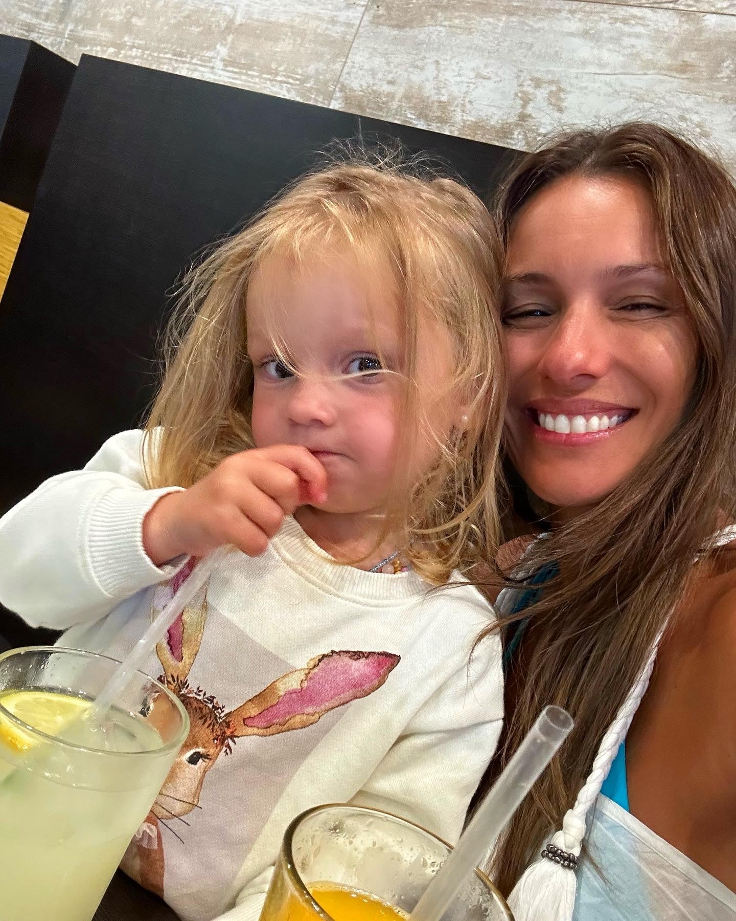 pampitaoficial_1707012432_3294981562792850538_2837026722
