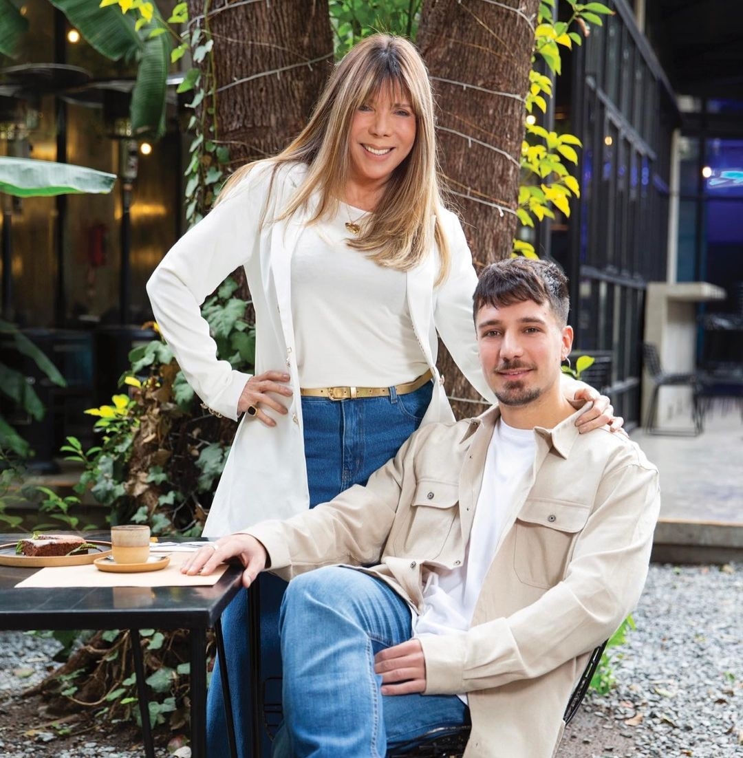 Gracias+@holaarg+por+esta+hermosa+nota,+link+en+mi+bio.+@javieryofre++@fontanabarok+@fefasanguinetti_+Ph.+@terryjota+Maquillaje+y+Peinado-+@joaquinamakeupartist+Producción-+@paoreyesandaur+Agradezco+a+Portsaid+y+Renner