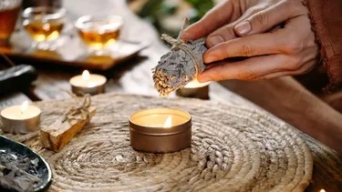 como-hacer-el-ritual-cristales-y-fortalecer-tu-aura
