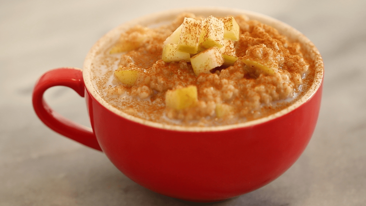 AnyConv.com__Apple-Pie-Oatmeal-in-a-Mug-Thumbnail-v.1