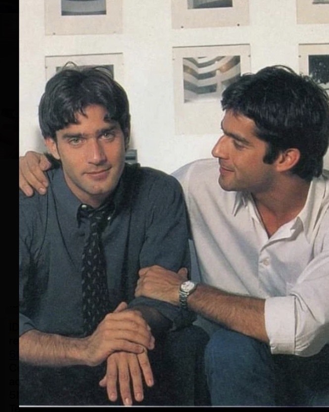 Feliz+día+hermano+,abrazo+a+todos+allá+,acá+estamos+todos+bien+.Tus+sobrinos+León+y+Agustina+son+la+más+.
