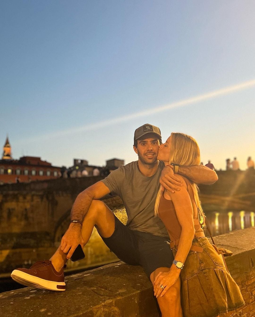 Postales de un viaje increíble, que después de la carrera nos tomamos unos días para disfrutar y recorrer. Gracias a las 3 por acompañarme y hacer del viaje algo único .#milano #misano #firenze #paris