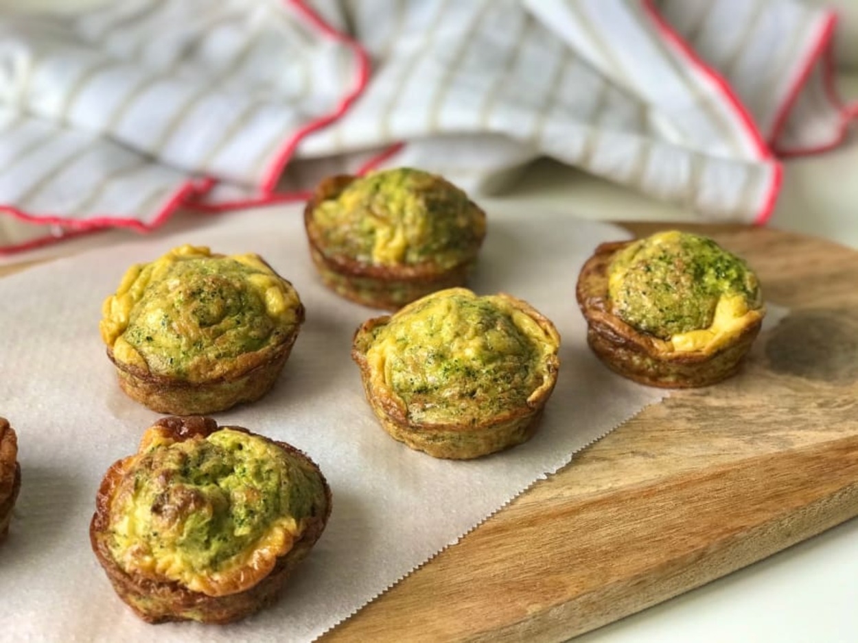 muffins-salados-de-brocoli-y-queso_version_1651568401