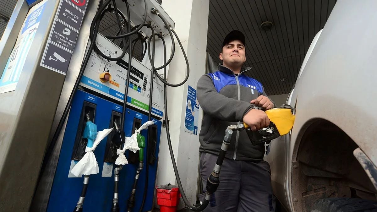 estaciones-servicio-combustible-08jpg