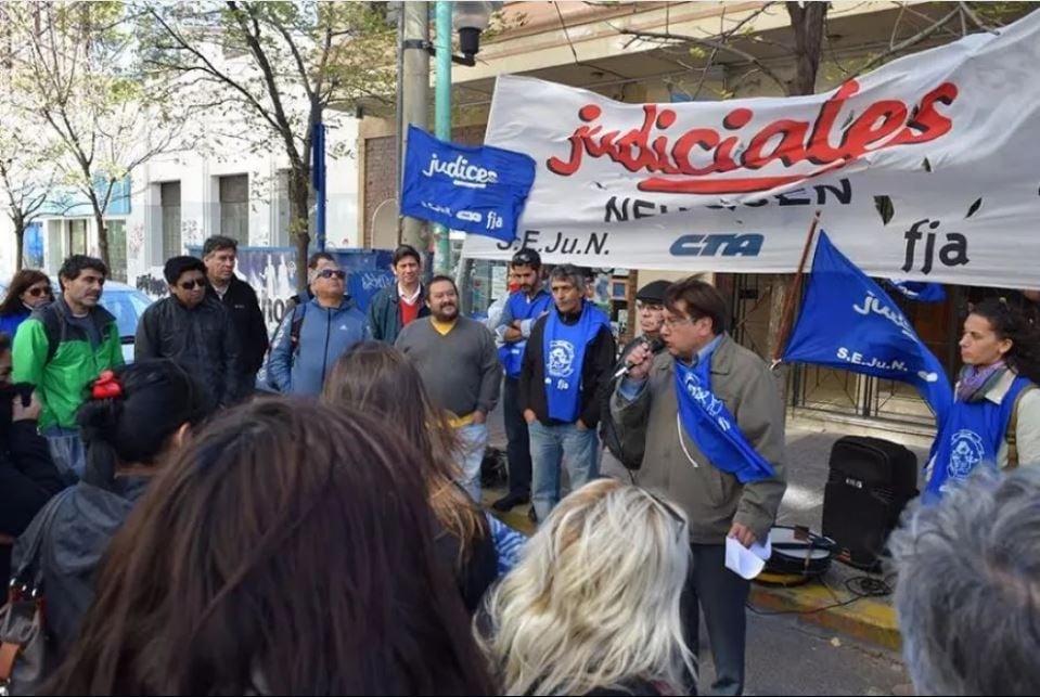 manifestaciones nqn al instante