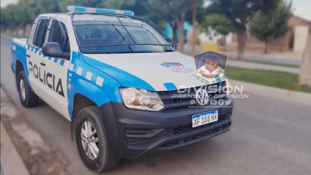 desnudo policia de nqn