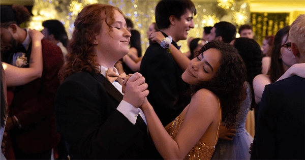 prom-dates_xOEIGkY