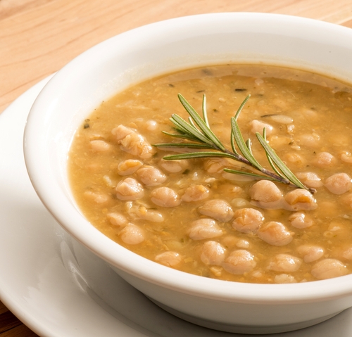 receta-de-caldo-de-pollo-con-garbanzos