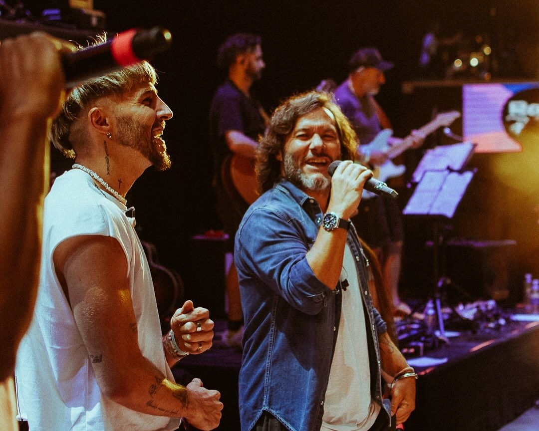Uf, que decir no los sueños se cumplen. Anoche me bajé del escenario y desde ahí todo es mucha emoción, recién ahora me está cayendo todo y no paro de llorar y agradecer.Ayer y hoy en la segunda función que tenemos