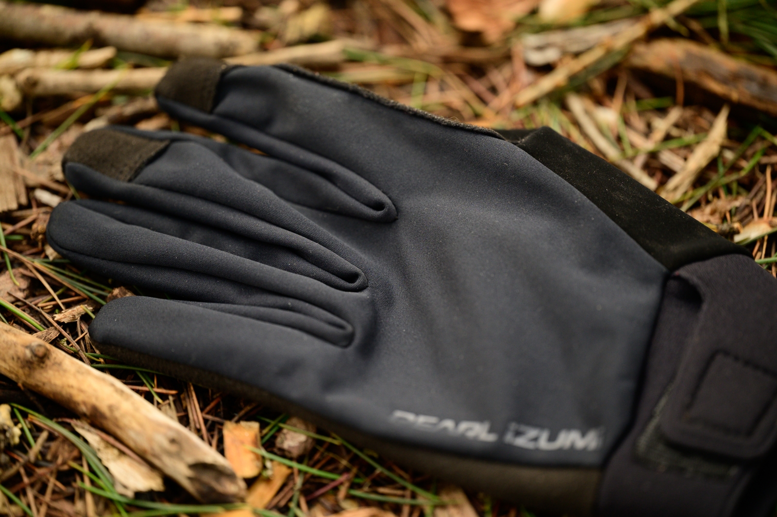 Revision-de-los-guantes-Pearl-Izumi-Summit-WRX-NeoShell-una