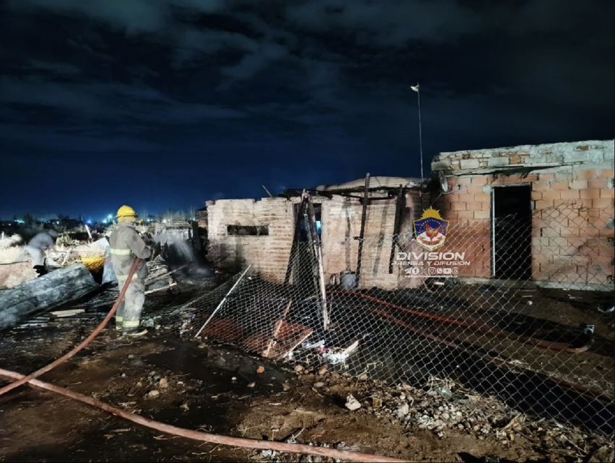 incendio policia nqn3