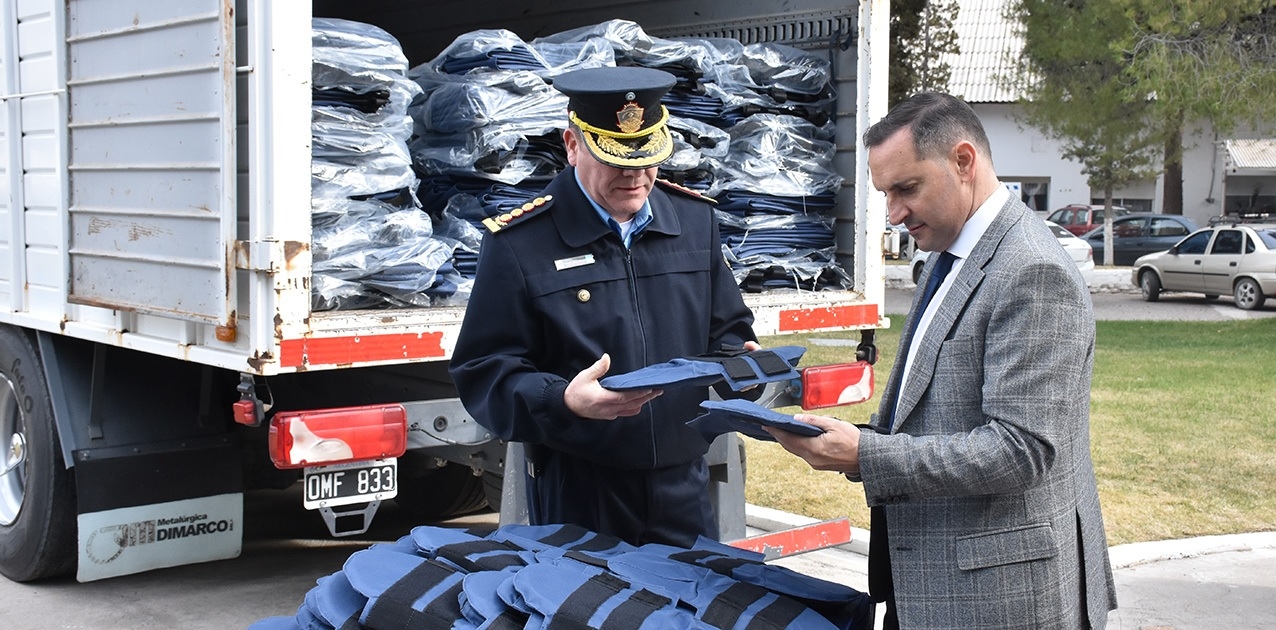 entrega equipamiento policial 4