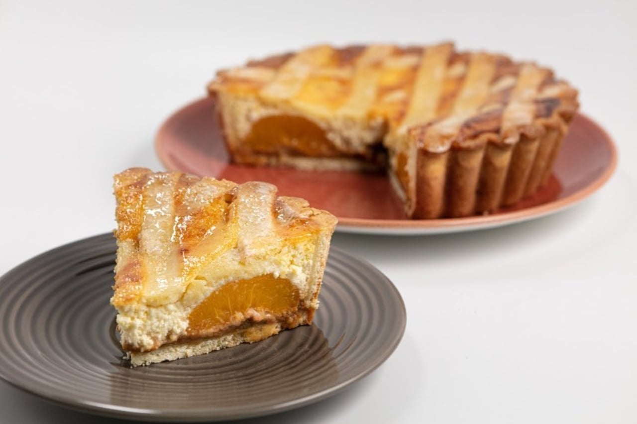 Se acerca el fin de semana y tenemos ganas de probar algo dulce. Por eso, les presentamos esta riquísima tarta de ricota y durazno, una receta de @osvaldo_gross para nuestro #RecetarioChango.¿Se animan a prepararla Para-1