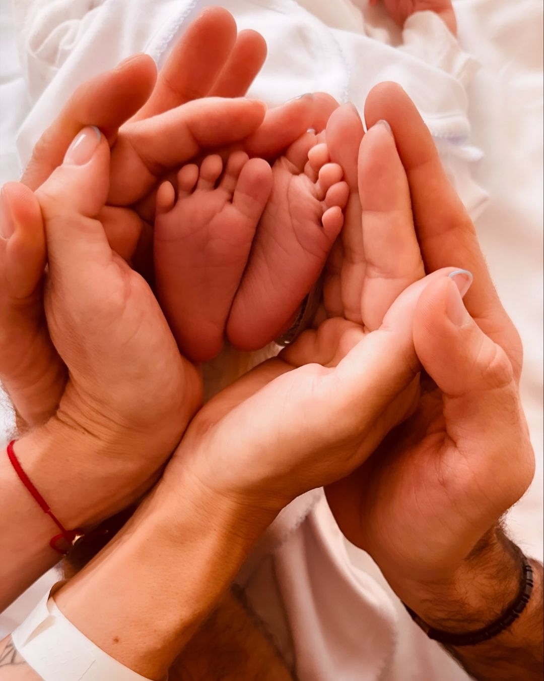 18•06•24 Bienvenido Cruz !!!!! Te deseamos y esperamos con todo nuestro corazón !!Y hoy ya estás en nuestros brazos !!!!!Te amamos !!?? Papá,mamá y tus hermanas