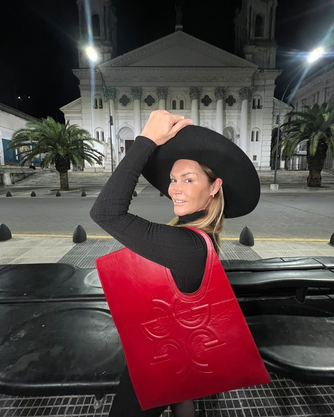 Ame #paraná #entrerios mi país es precioso!!Argentina MI PAÍS #thebag @grangetm un infaltable Vestido polera calentito!!