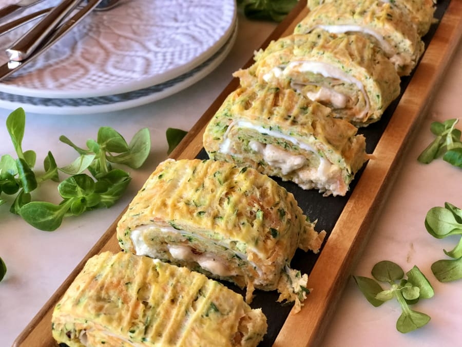 rollo-de-calabacin-y-zanahoria-con-pavo-y-queso_version_1676283900