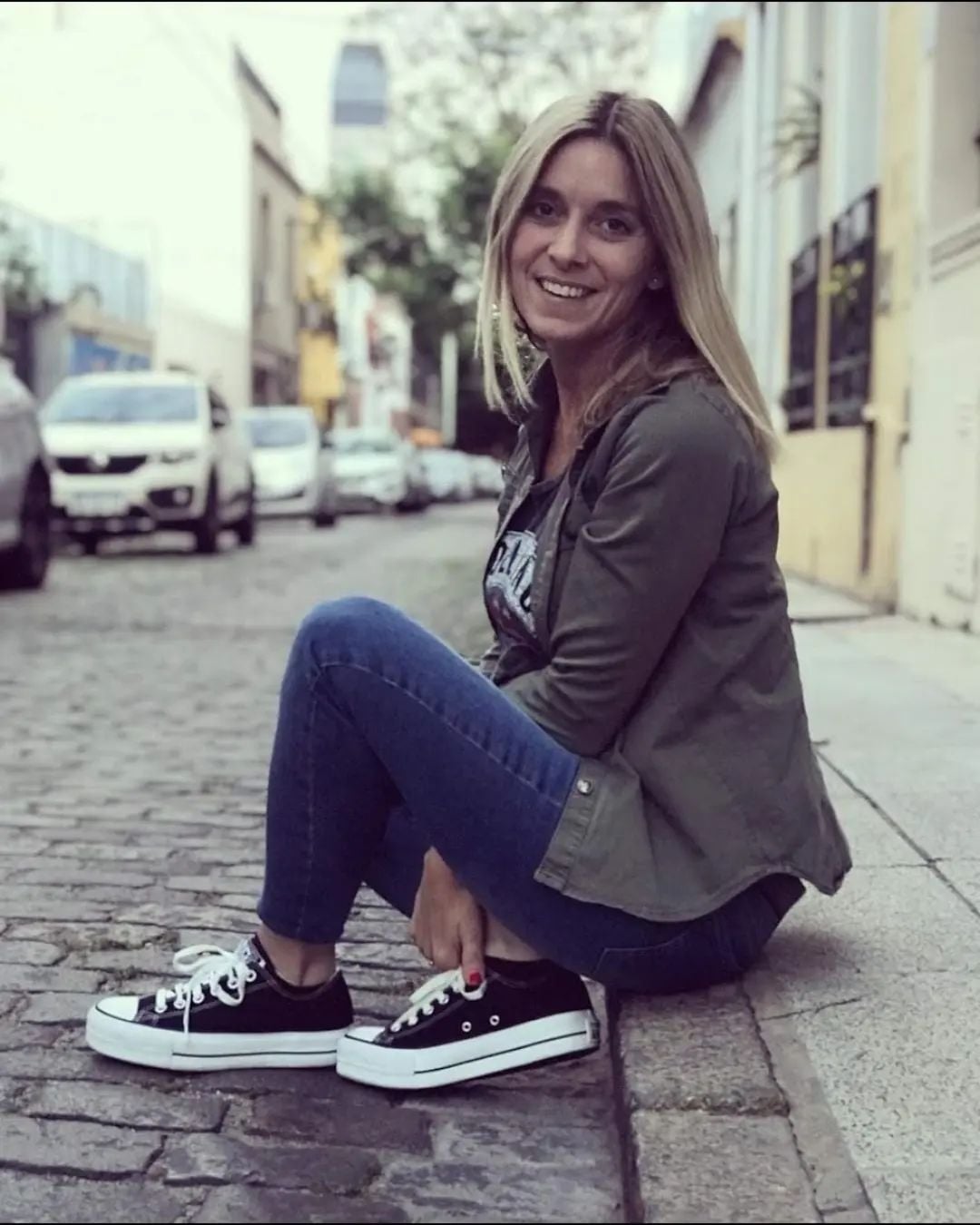 Brindo por aquel HOLA que hizo empezar todo Brindo por este AHORA que hace crecer todo Brindo por otra vuelta al sol Porque te mereces todo y más Brindo por tú FELICIDAD!!!Feliz Cumple Gor de mi vida!!!Feliz Cumple a EL-1