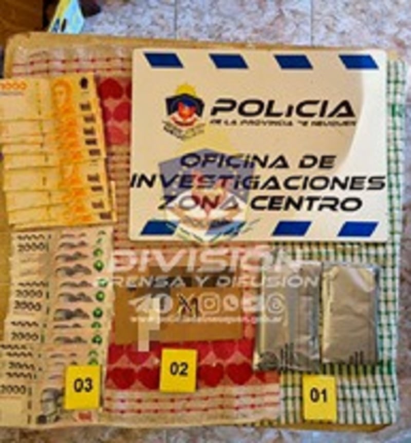 dinero y algo mas
