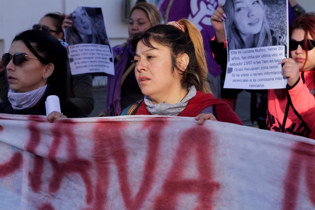 mama de luciana en la marcha