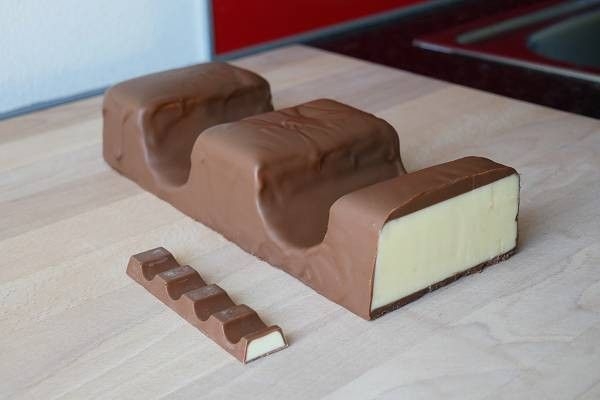 orig_homemade-giant-kinder-chocolate-20180605213433103996uaz9j