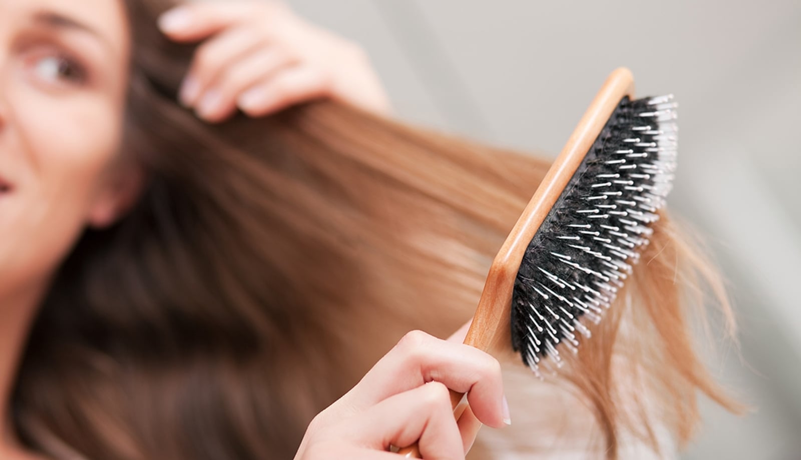 1140-5-reasons-women-lose-their-hair-esp