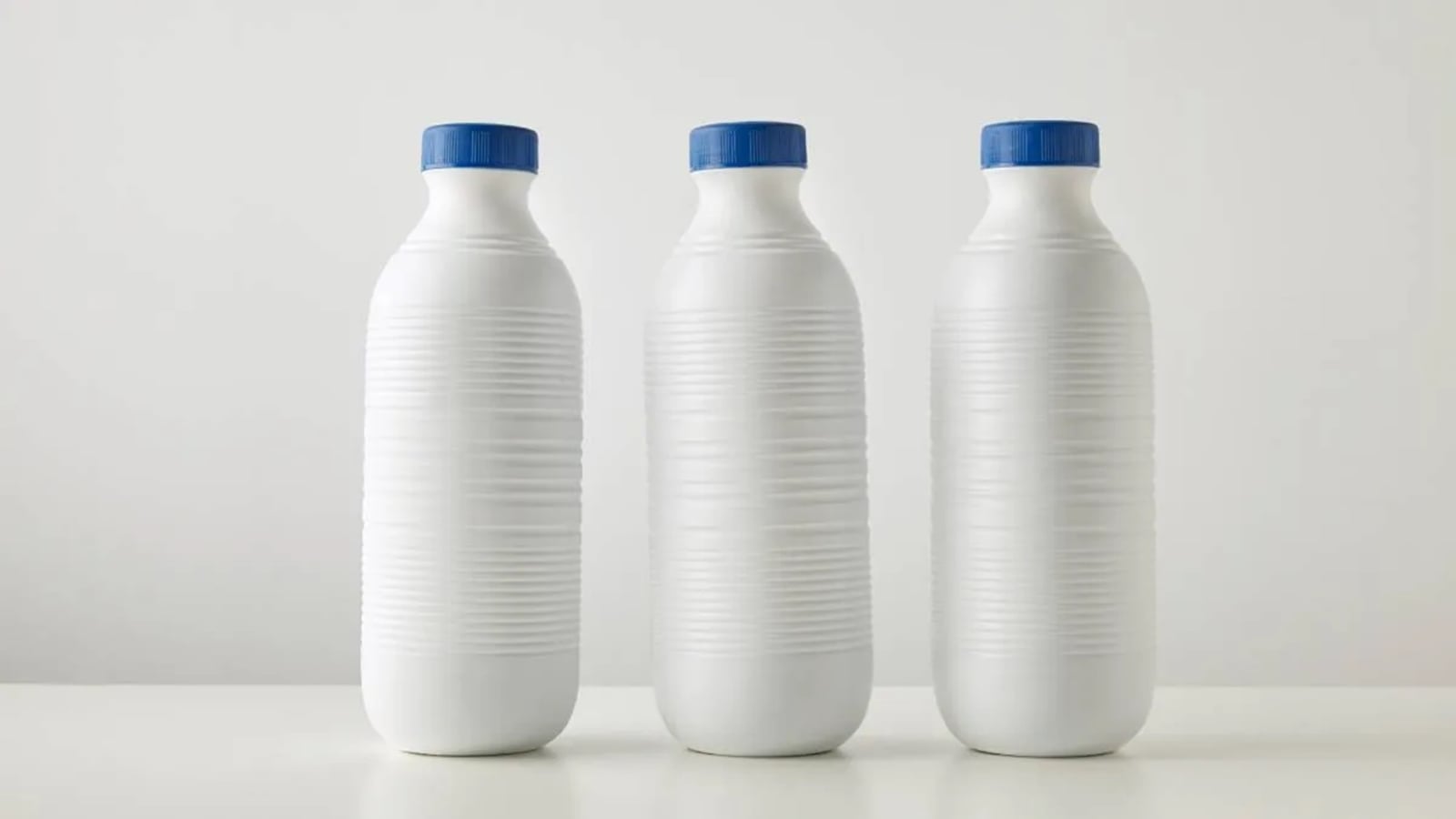 tres-botellas-plastico-diyjpg